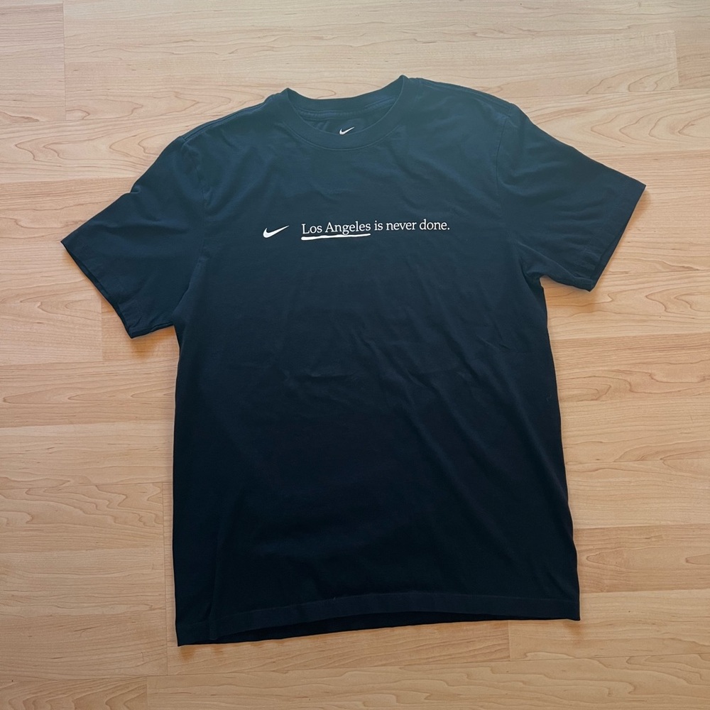 The Nike Tee Los Angeles Is Never Done Black Double Sided Print Men’s Size med